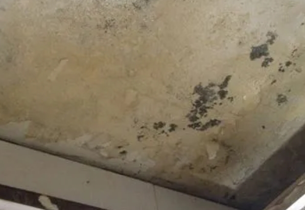 泸水阳台漏水维修公司分享下泸水卫生间渗水维修需要注意哪些问题。